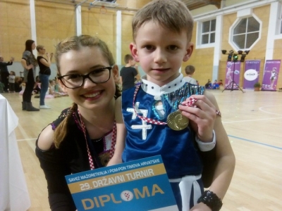 NIKO I POM-PON DO ZLATA